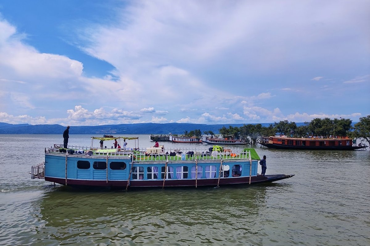 The ARK- A Tangua Houseboat Experience